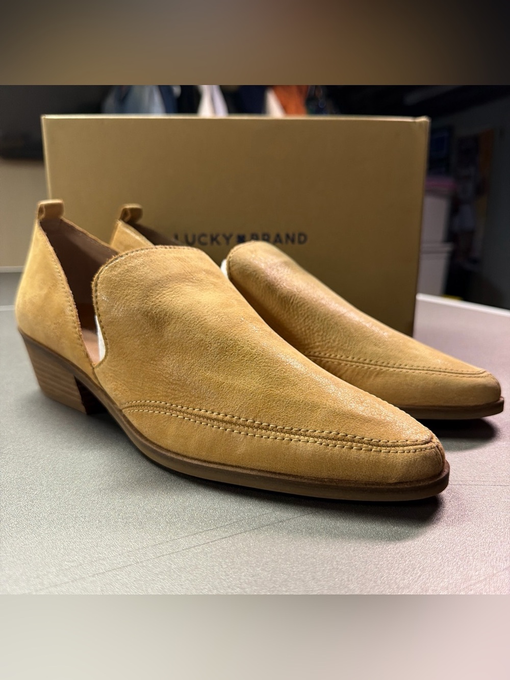 Lucky Brand Mahzan Leather Side Slit Pointed Toe Tan Loafers US 9.5 M‎ NWB